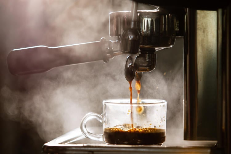 ¿Cuánto consume una cafetera? | Blog Yoigo LUZ y GAS ¿Cuánto consume una cafetera? | Blog Yoigo LUZ y GAS